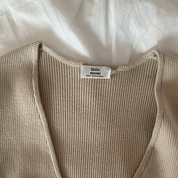 Aritzia (Little Moon) - Prunella Tie up Crop Top (Beige) - Picture 5 of 5